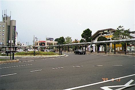 蓮田駅東口